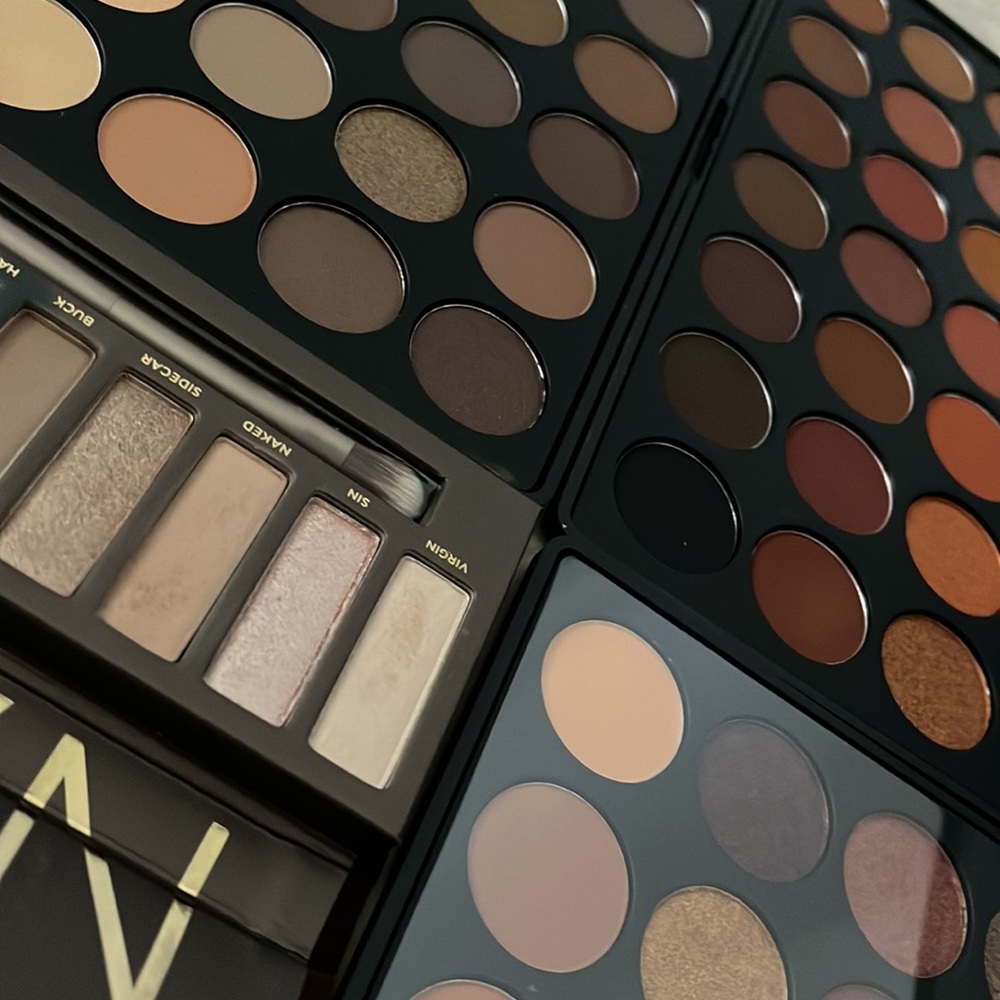 Nude lovers bundle makeup/eyeshadow brand new in boxes. - Picture 3 of 5